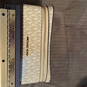 Micheal Kors Cosmetic Case